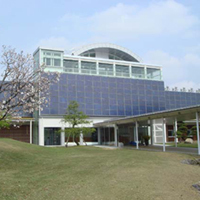 再春館ヒルトップの展望デッキとソーラーパネル